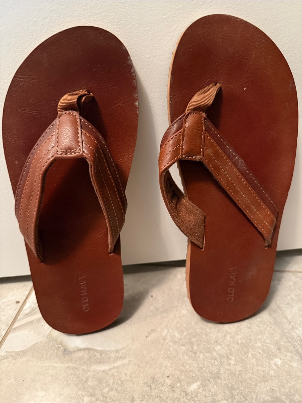 Old Navy women’s  Brown Leather-Style Thong Sandals